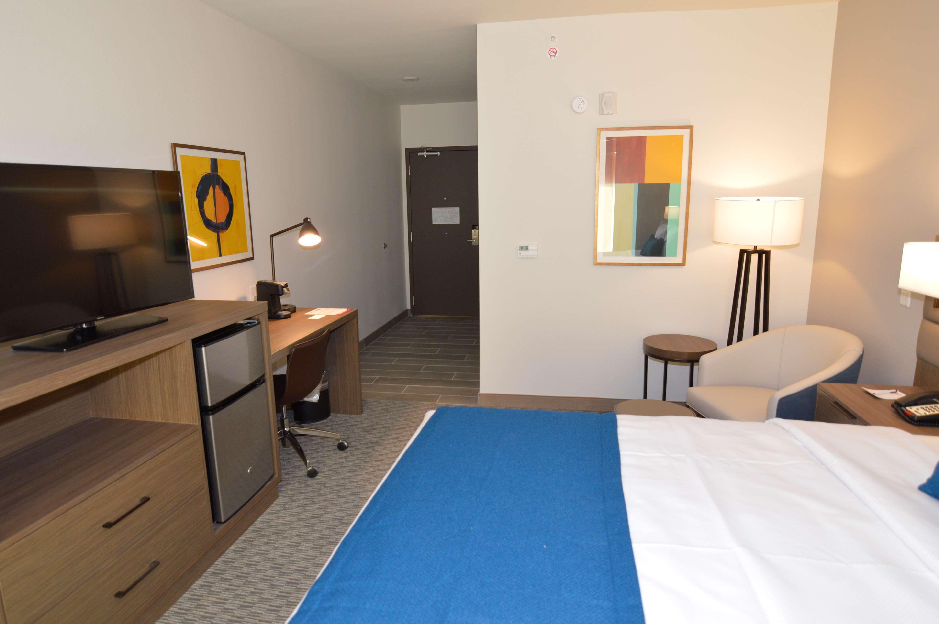 Best Western Plus Drayton Valley All Suites Экстерьер фото