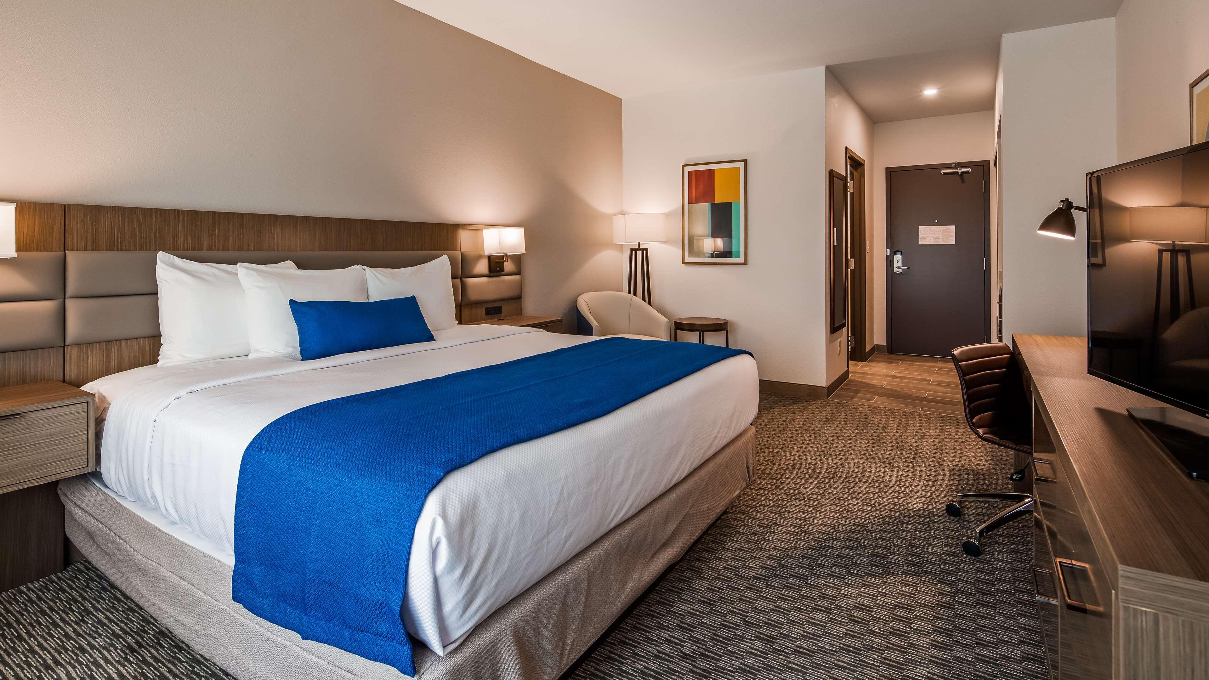 Best Western Plus Drayton Valley All Suites Экстерьер фото