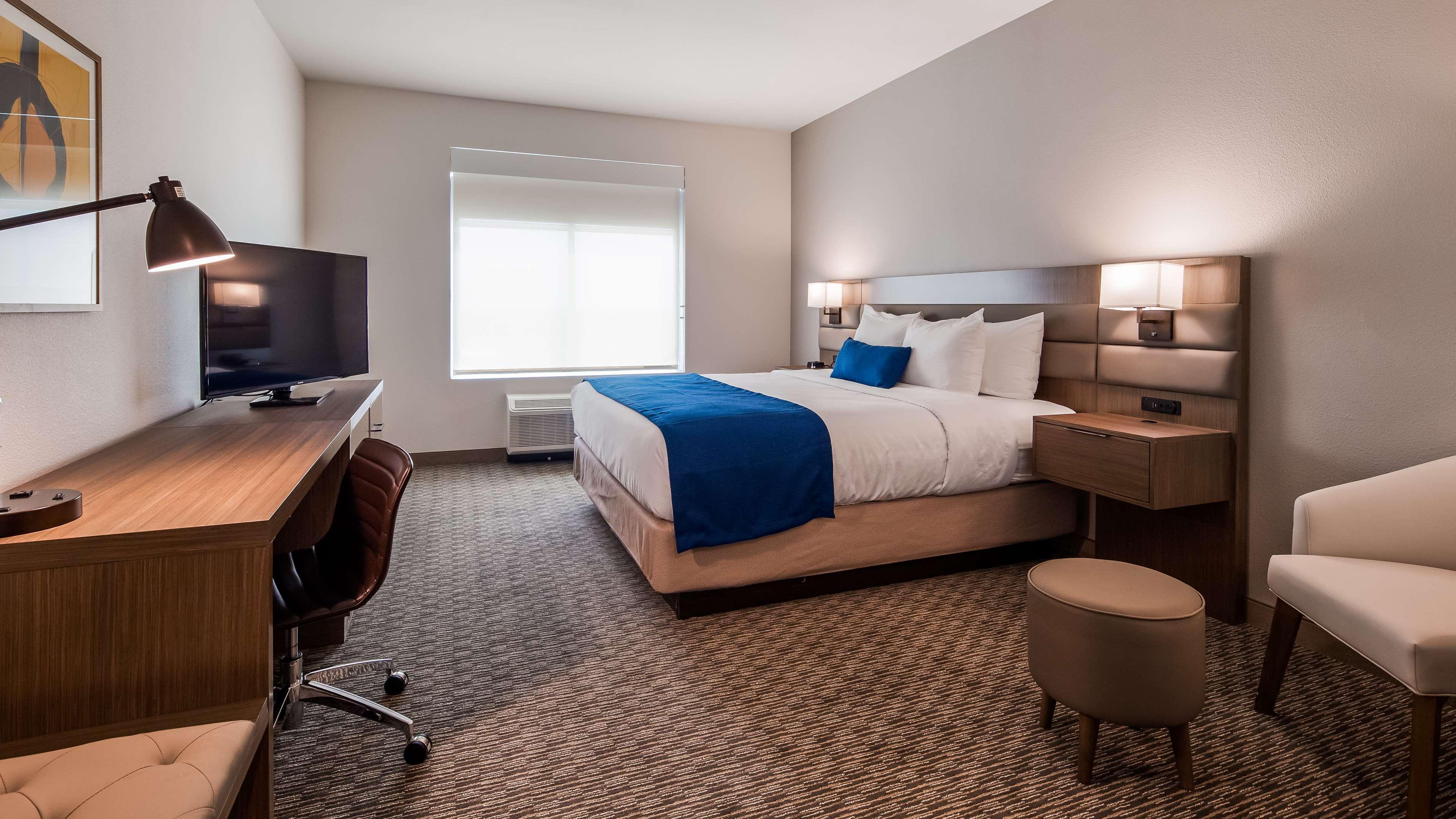 Best Western Plus Drayton Valley All Suites Экстерьер фото