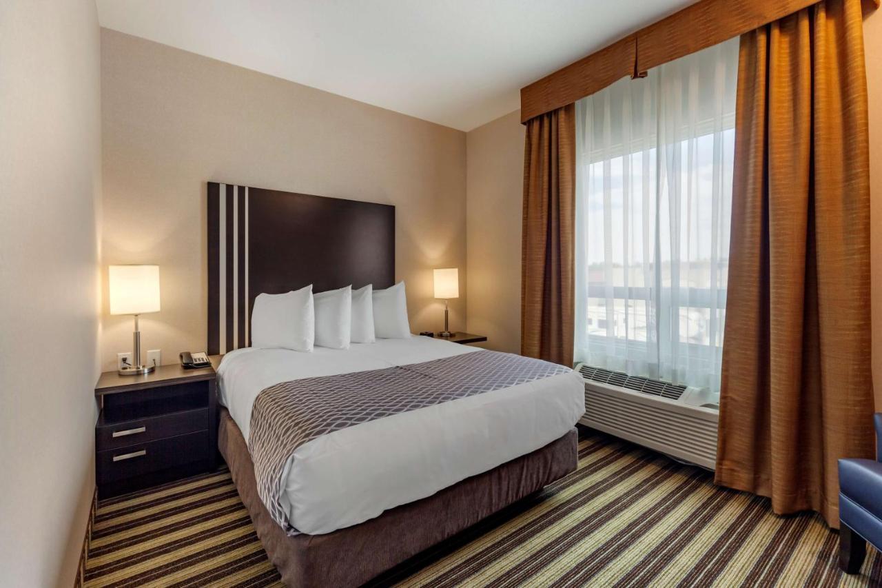 Best Western Plus Drayton Valley All Suites Экстерьер фото