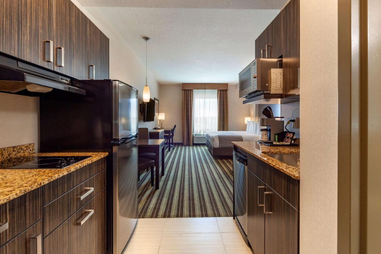 Best Western Plus Drayton Valley All Suites Экстерьер фото